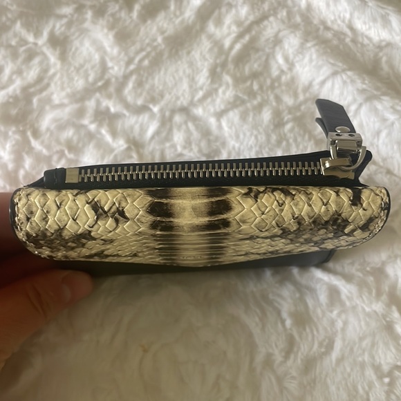 Small Michael Kors Wallet - Picture 5 of 8